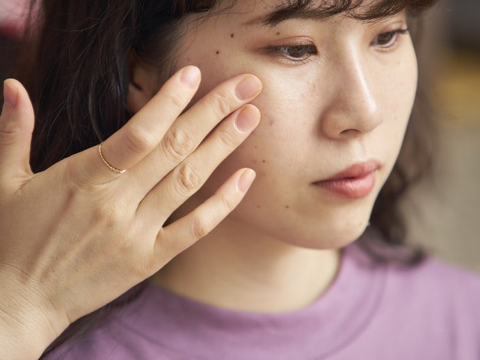Utamakan primer dengan jenis melembapkan atau hydrating primer