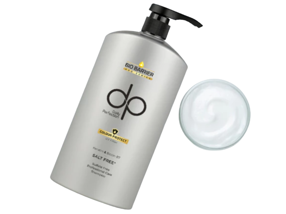 Pilih shampoo yang mengandung pelembap demi menjaga kesehatan rambut setelah diwarnai