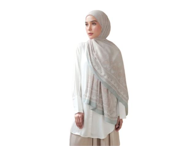 Sesuaikan ukuran pashmina dengan tinggi badan Anda