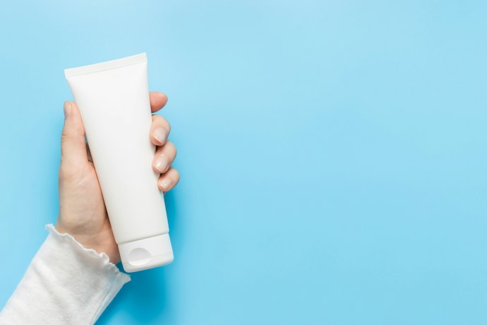 Jika skin barrier sudah pulih, baru pertimbangkan tambahan bahan sesuai masalah kulit: jerawat atau mencerahkan