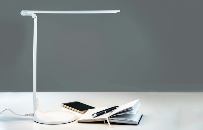 Agar multifungsi, periksa juga fitur smart pada lampu belajar