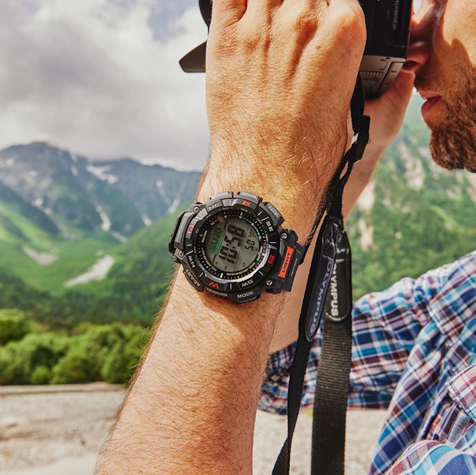 Jika Anda pencinta outdoor, pilih seri G-Shock atau Pro Trek