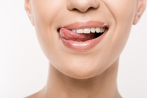 Untuk meminimalkan risiko iritasi, hindari produk lip balm Aloe vera dengan tambahan pewangi atau perasa buatan