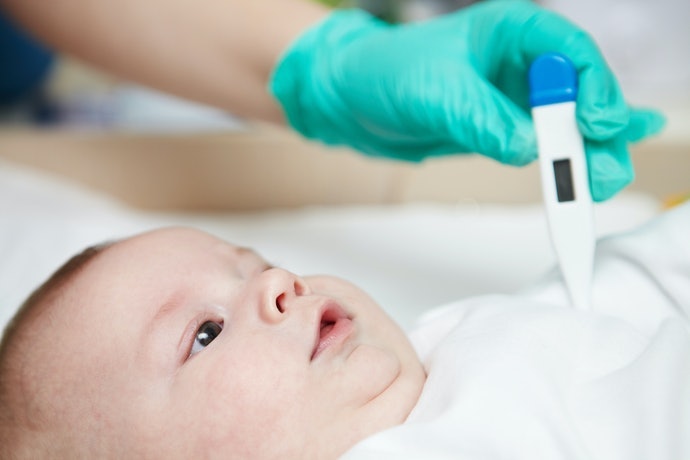 Hindari penggunaan termometer infrared dahi pada bayi karena hasilnya bisa kurang akurat
