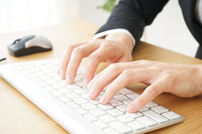 Cek kompatibilitasnya dengan keyboard eksternal