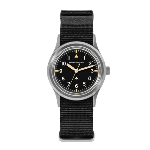 Jika lingkar pergelangan tangan Anda kecil (di bawah 16 cm), pilih case berdiameter 36–40 mm