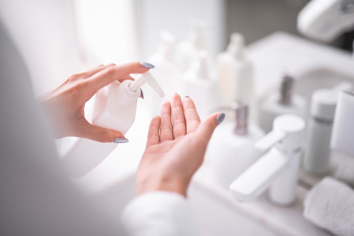 Jika kulit sensitif, sebaiknya fokus mencari body lotion lokal yang bebas fragrance dan alkohol