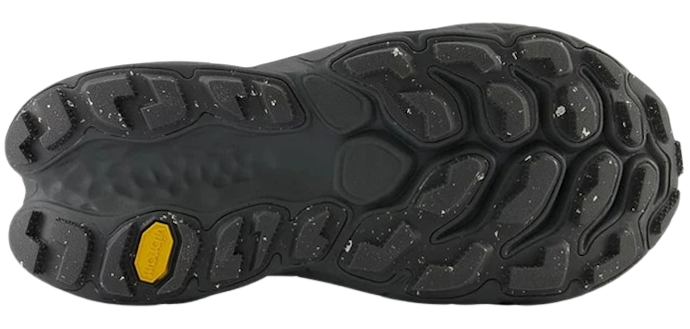 Untuk trail running, prioritaskan outsole dengan grip atau traksi yang kuat