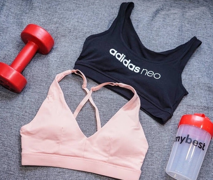 Cek ukuran sports bra yang tepat