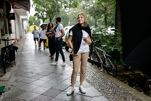 Casual look, tampil santai dengan atasan oversized