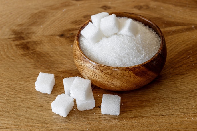 Perhatikan pula kandungan gula; Untuk bayi 6-8 bulan adalah 4,8 g/hari, kemudian 8-12 bulan yaitu 7,2 g/hari