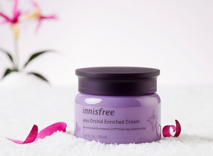 Gunakan skincare dengan ekstrak anggrek Jeju untuk perawatan anti-aging