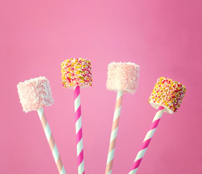 Treats on a stick yang cantik