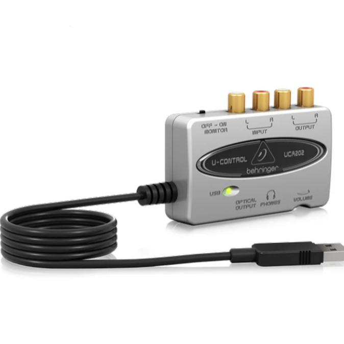 Untuk podcast & live streaming pemula, utamakan soundcard USB yang dilengkapi fitur direct monitoring dan loopback