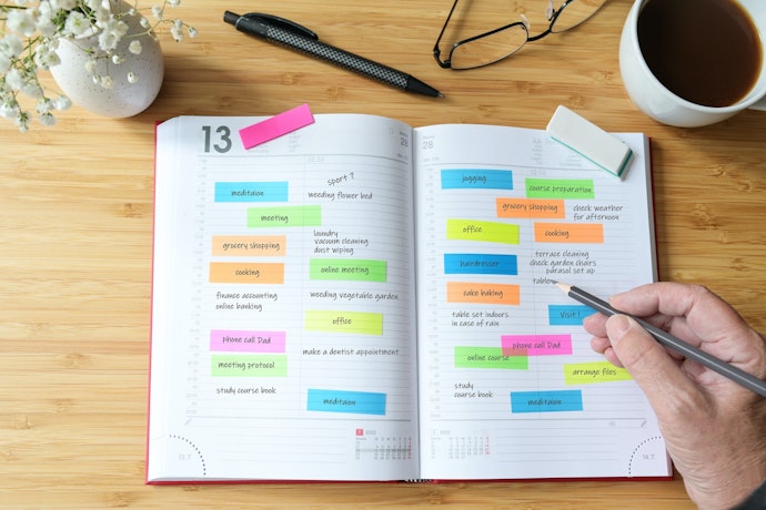Agar fungsinya makin bervariasi, gunakan sticky notes transparan