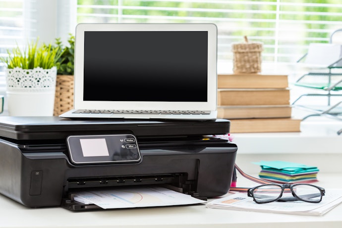 Bila Anda banyak mencetak dari HP, gunakan printer dengan koneksi wireless