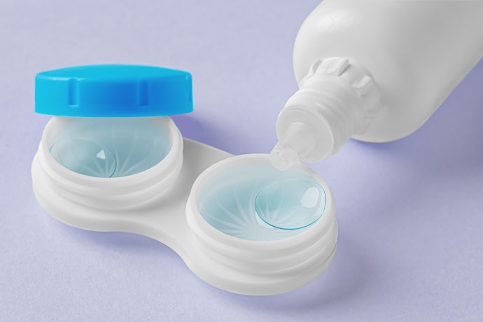 Jika minusnya berbeda, beli dua set softlens sesuai dengan minus pada mata kiri dan kanan