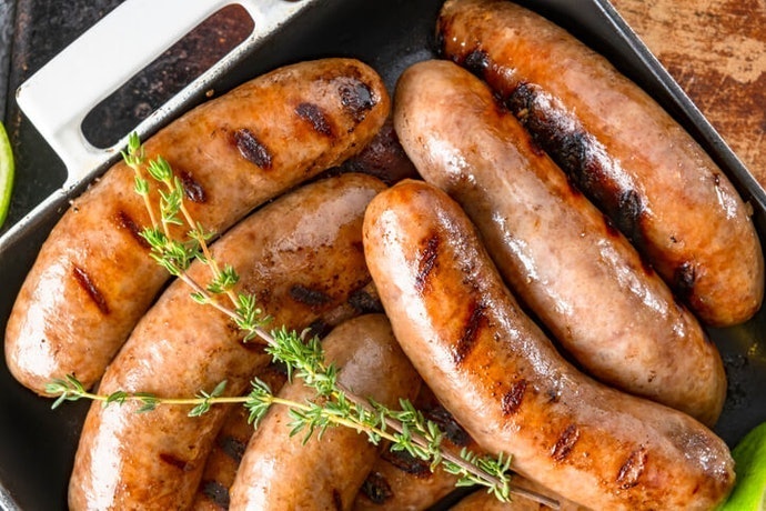 Jika Anda mau membuat sosis goreng atau bakar, pilih jenis sosis ayam bratwurst, frankfurter, dan bockwurst