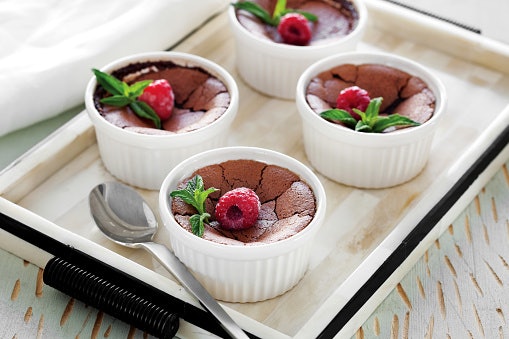 Sesuaikan ukuran lava cake yang pas untuk Anda