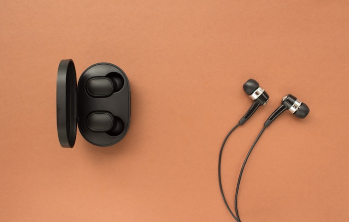 Untuk penggunaan yang beragam, cek juga fitur lain yang disediakan oleh earphone