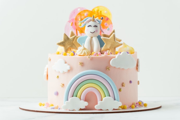Pilih kue ulang tahun karakter untuk anak-anak