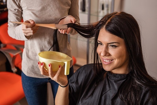 Sesuaikan cat rambut dengan kebutuhan Anda