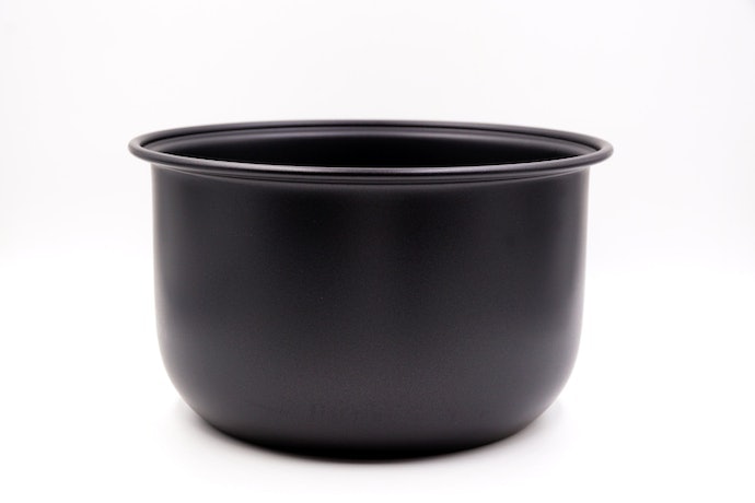 Utamakan produk dengan inner pot berbahan PTFE dan keramik supaya lebih mudah dibersihkan