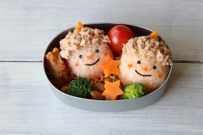 Cek kelengkapan isi cetakan nasi bento