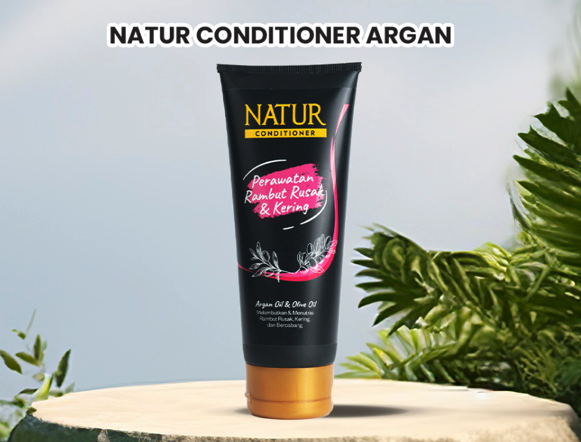 Bila rambut rontok karena patah, pilih conditioner dengan kandungan argan atau coconut oil