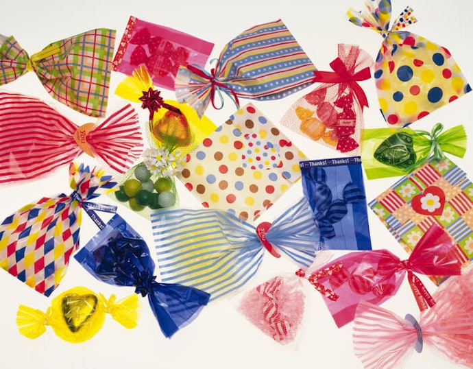 Napkin cantik juga cocok untuk membungkus permen dan kukis, lho