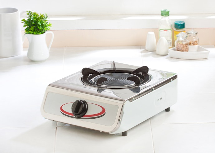 Supaya lebih tahan lama, utamakan kompor dengan body berbahan stainless steel, aluminium, atau ceflon