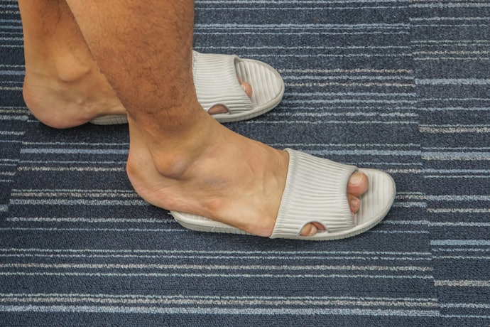Pastikan ukurannya sesuai size chart Crocs