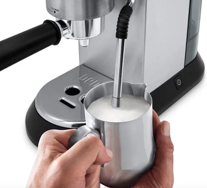 Periksa juga fitur-fitur yang tersedia pada mesin pembuat kopi