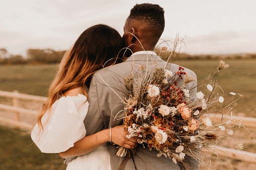 Pilih preserved flower bouquet untuk merayakan momen spesial seperti pernikahan