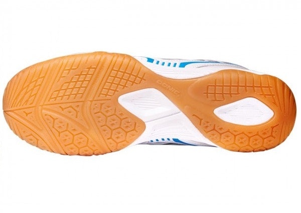 Pastikan outsole sepatu berdaya cengkeram kuat