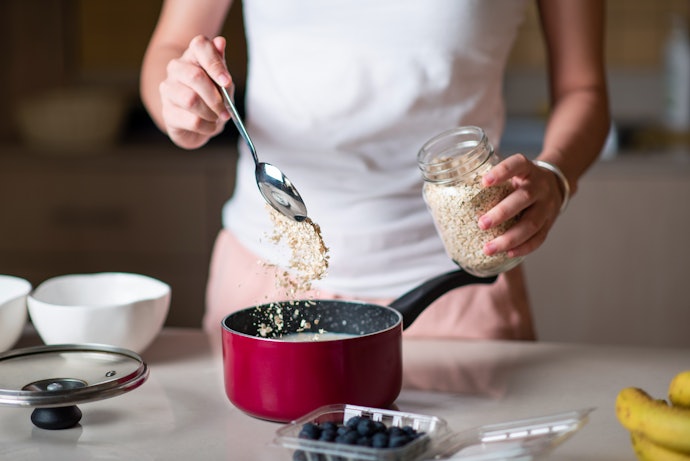 Rolled oats dan steel cut oats lebih kaya nutrisi seperti bentuk asli, sedang instant dan quick cook oatmeal lebih praktis