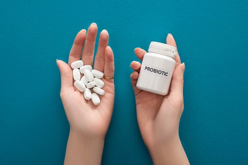 Meski tidak wajib, Anda boleh mempertimbangkan produk dengan kandungan probiotik untuk menjaga keseimbangan mikrobiota pada usus