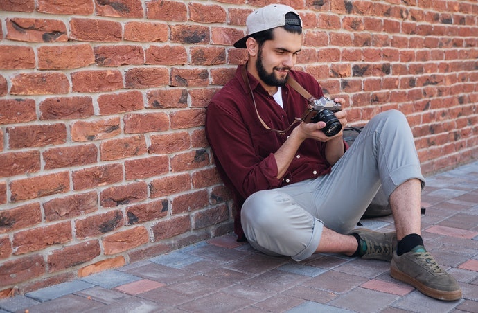 Periksa tipe pemasangan lens hood