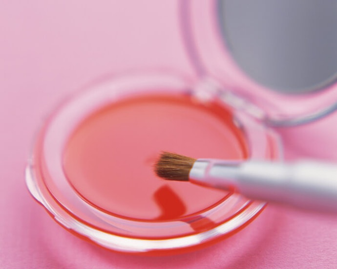Pastikan warnanya pas dengan gaya makeup Anda