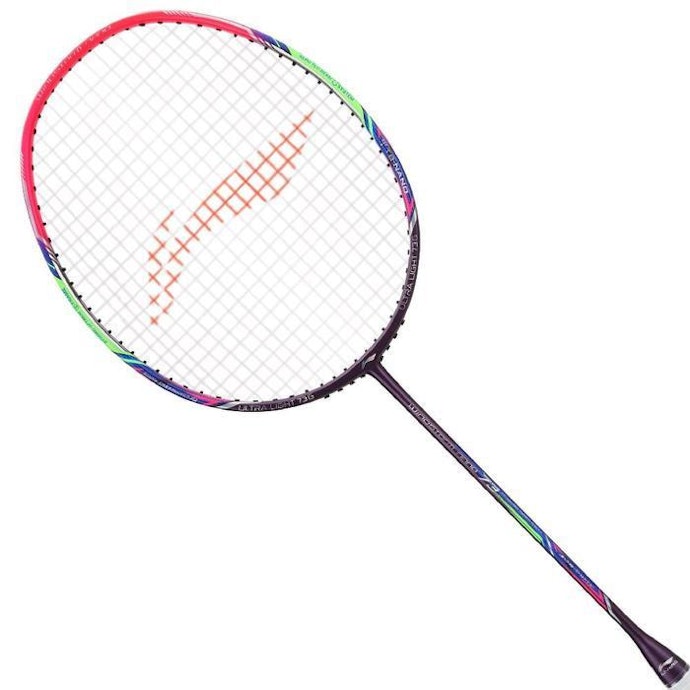 Untuk pemain yang mengutamakan kecepatan, pertimbangkan raket Li-Ning Windstorm atau BladeX, seperti Windstorm 72 dan BladeX 700