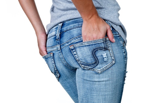 Perhatikan detail celana jeans