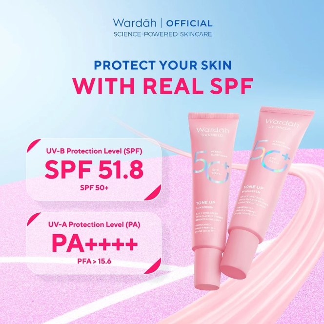 Bila menggunakan tone up cream pada siang hari, pilih yang mengandung minimal SPF