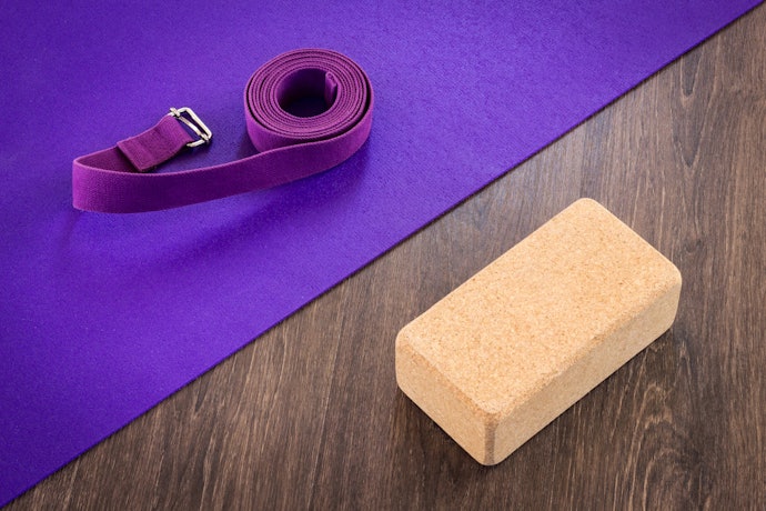 Dapatkan yoga block yang memiliki panjang 23 cm, terutama bila Anda ingin memakainya dalam jangka panjang