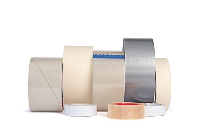 Bila Anda menggunakan masking tape untuk melukis, pilih yang lebarnya antara 18 mm (¾ inci) atau lebih