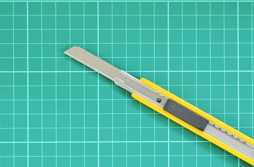 Pilih pengunci tipe sekrup untuk pekerjaan berat dan tipe autolock untuk pekerjaan ringan