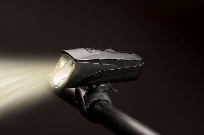 Pertimbangkan lampu sepeda yang memiliki beberapa mode, misalnya mode kedip untuk keamanan