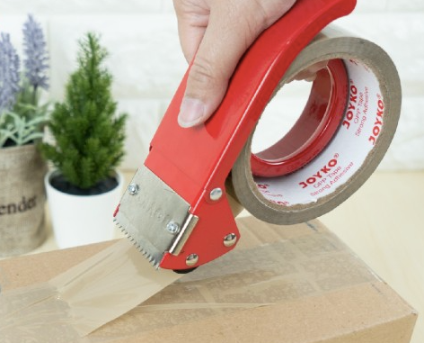 Untuk menyegel barang ukuran besar seperti kardus, dapatkan packing tape dispenser yang mampu menampung selotip ukuran besar