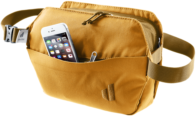 Ingin model tas selain backpack? Cek juga tipe shoulder bag, hip bag, atau bike bag