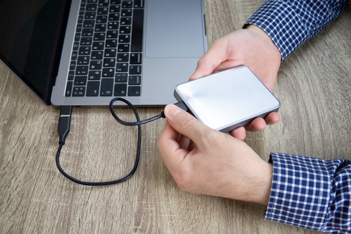 Sesuaikan file system hard disk eksternal dengan perangkat yang ingin dihubungkan