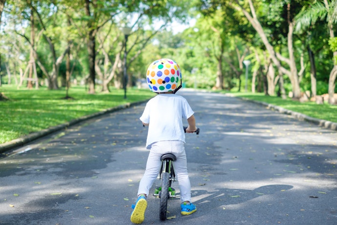 Pilih sepeda anak laki-laki yang menawarkan sistem shifting gear, khususnya bila jalanan sekitar rumah banyak tanjakan